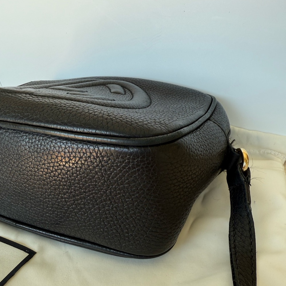 Gucci Pebbled Calfskin Small Soho
Disco Bag - Picture 10 of 16